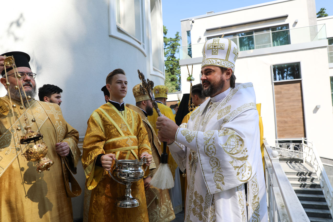Престольне свято монастиря Дванадцяти апостолів у Володимирі-Волинському.