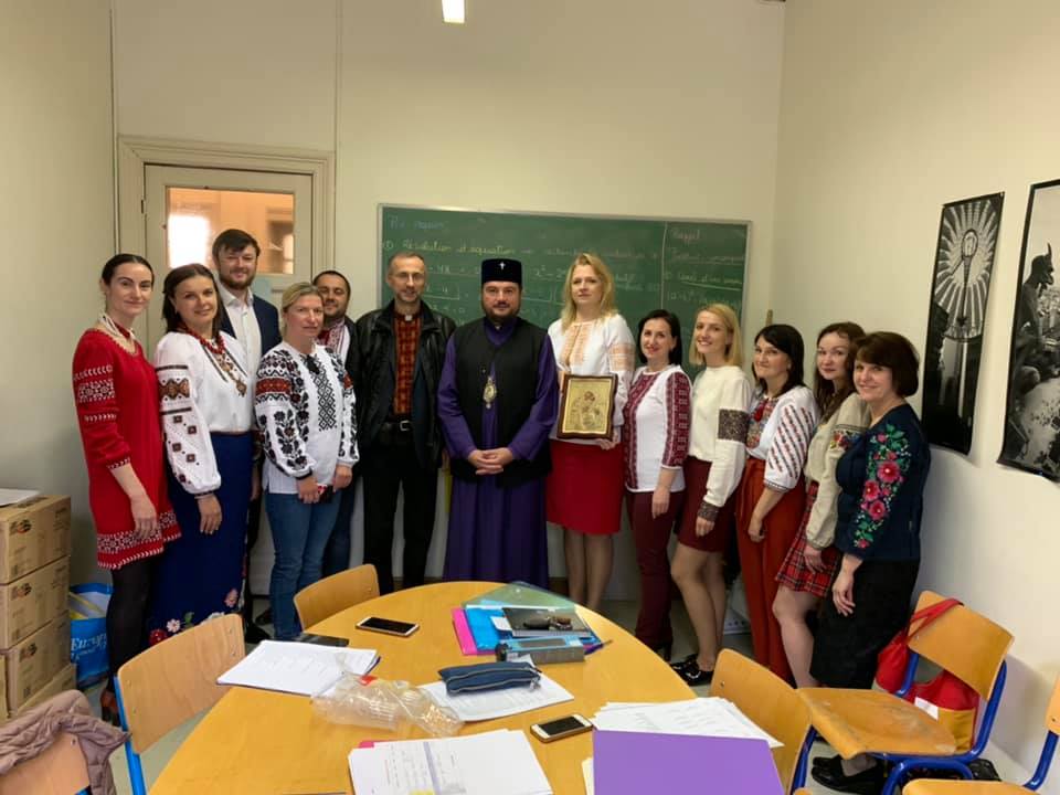БЕЛЬГІЯ. Митрополит Олександр зустрівся з керівництвом та учнями української школи у Брюсселі