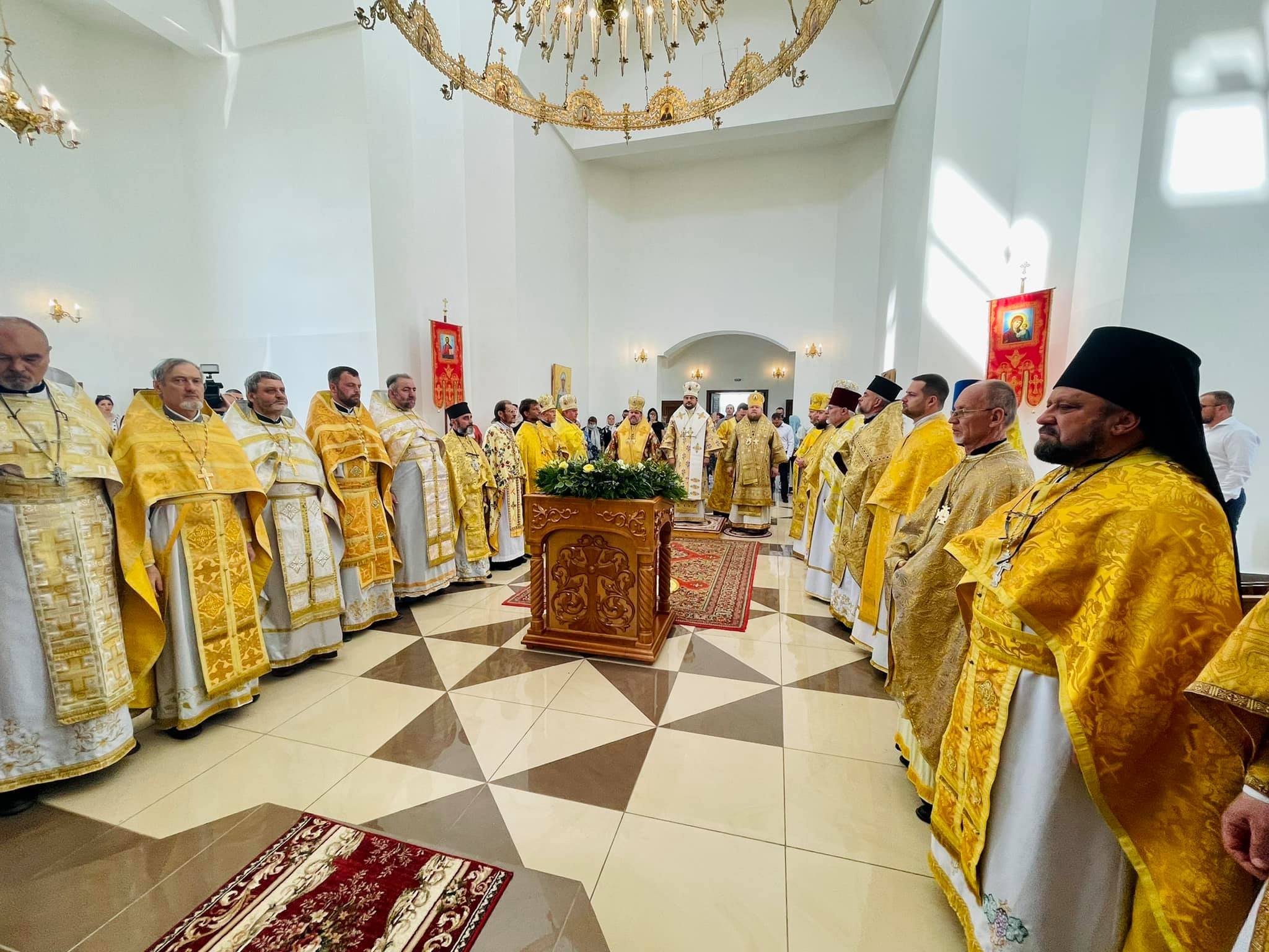 Митрополит Олександр привітав керуючого Харківською єпархію з днем народження та тезоіменитства