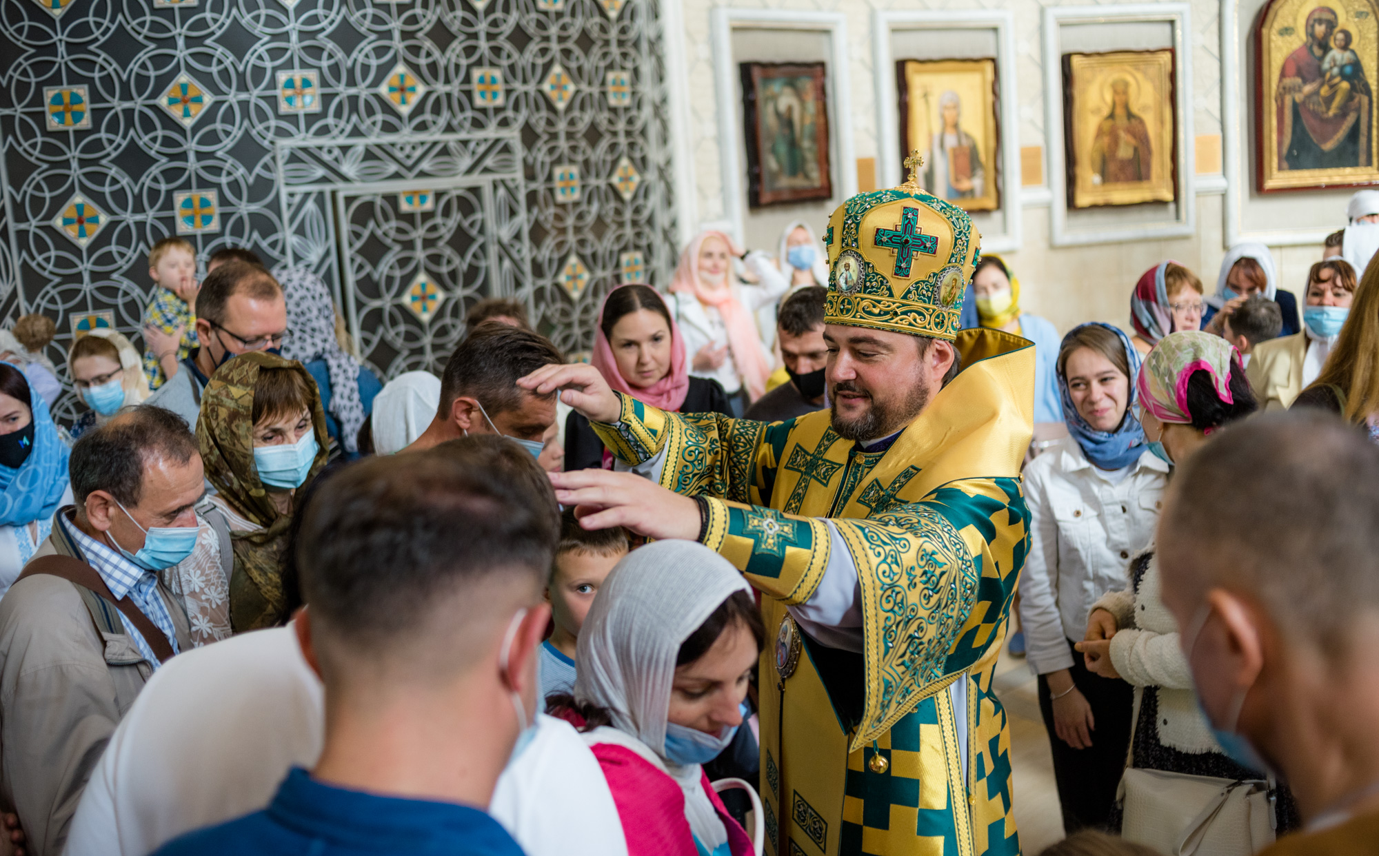 У день тезоіменитства митрополит Олександр відправив Літургію у кафедральному соборі