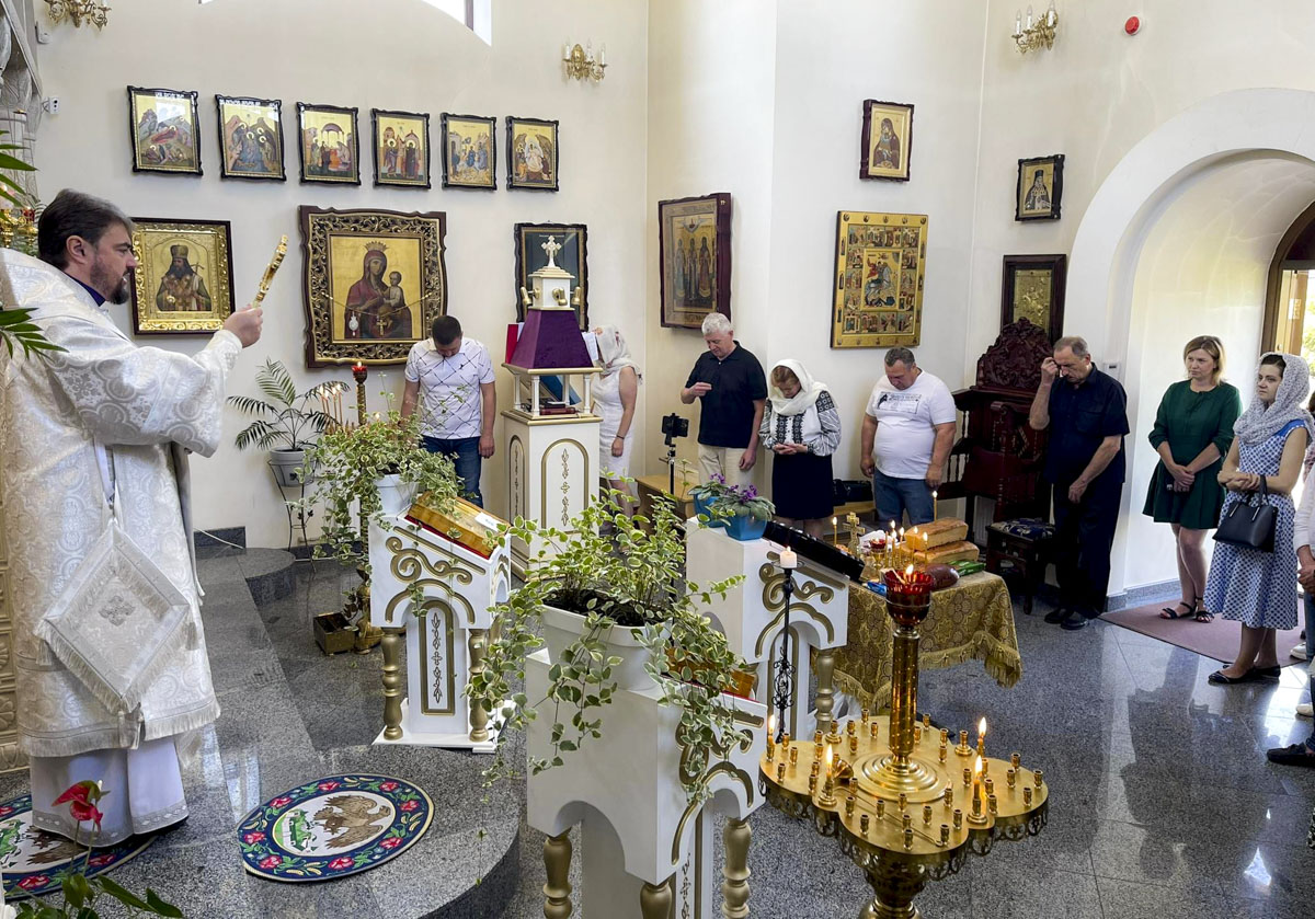 У день пам'яті святителя Луки Кримського митрополит Олександр відправив Літургію у монастирі святителя Нектарія Егінського