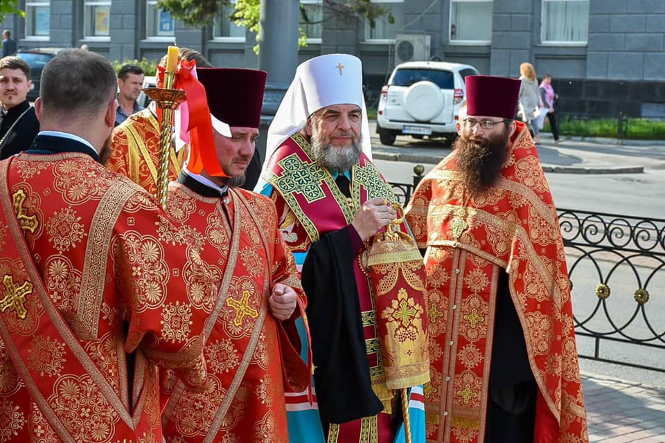 Митрополит Олександр передав у дар Вінницької єпархії частку мощів священномученика Макарія Київського