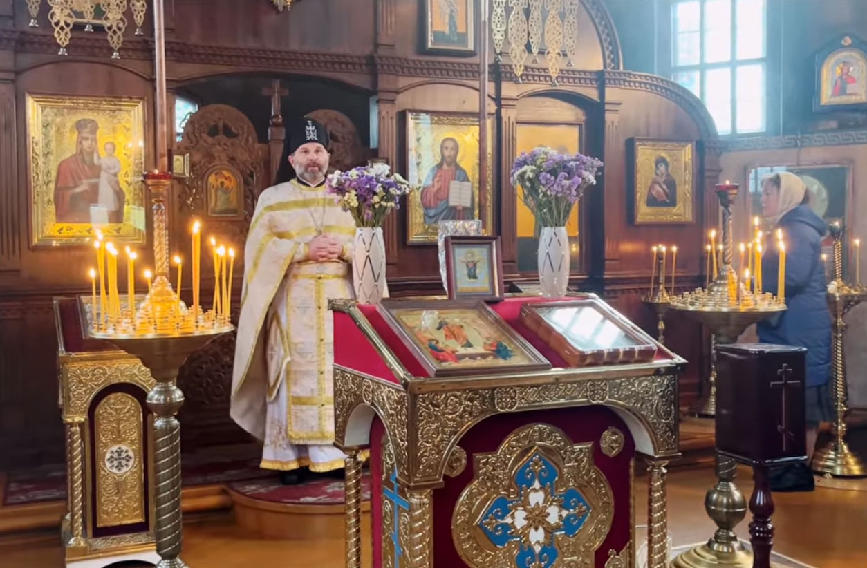 ВІТА-ПОШТОВА. На парафії Різдва Пресвятої Богородиці звершено перше богослужіння в лоні Православної Церкви України